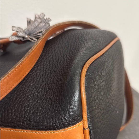 Vintage Dooney & Bourke Black and Tan Drawstring Shoulder Bag - Picture 6 of 16